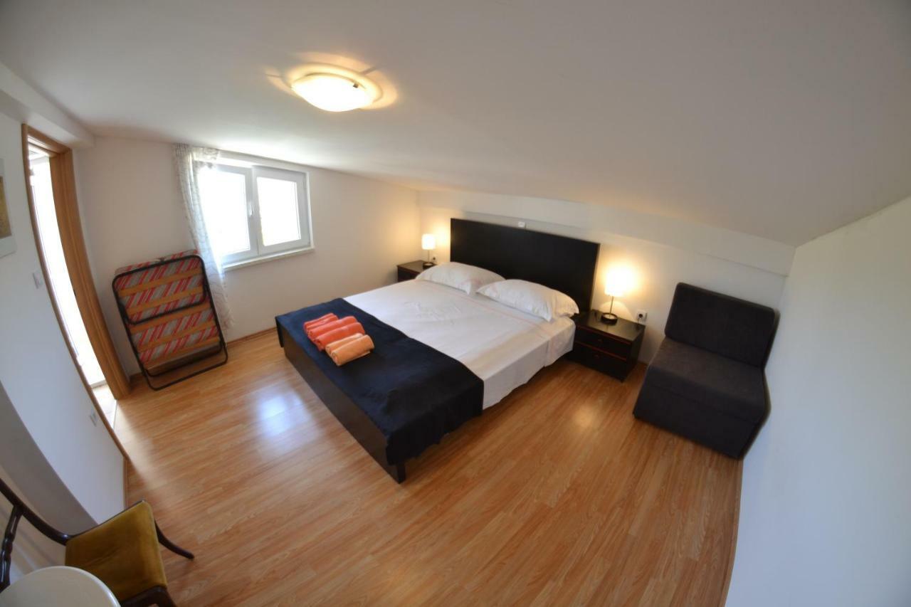 Villa Ester โลปาร์ ภายนอก รูปภาพ